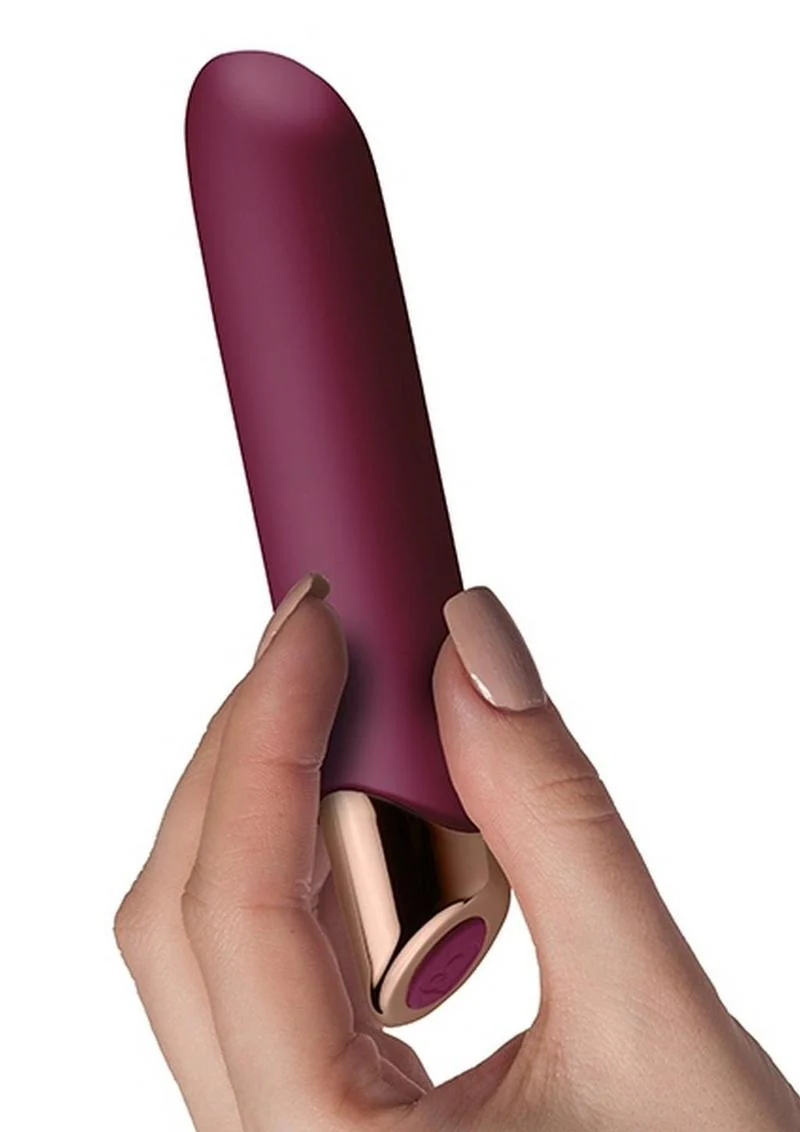 Chaiamo Rechargeable Silicone Vibrator - Image 5